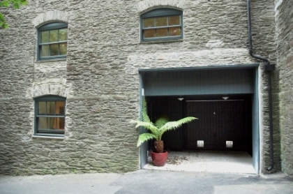 Garage - The Pottery - Dartmouth