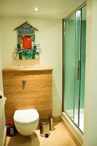 The shower room - Dartmouth Pottery